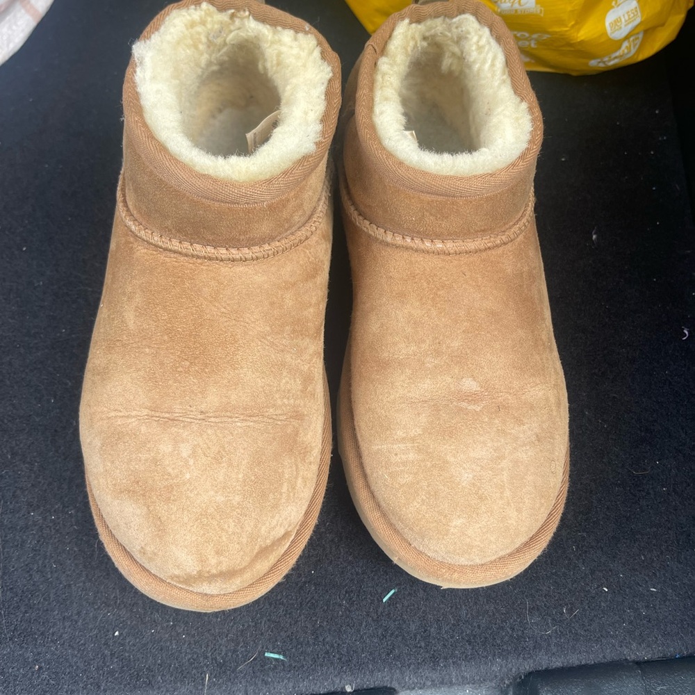 Tan UGG mid Kids Boots